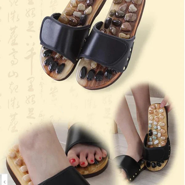 Fußmassage-Sandalen mit Flusssteinen