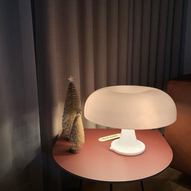 Pilzlampe skandinavisches Design