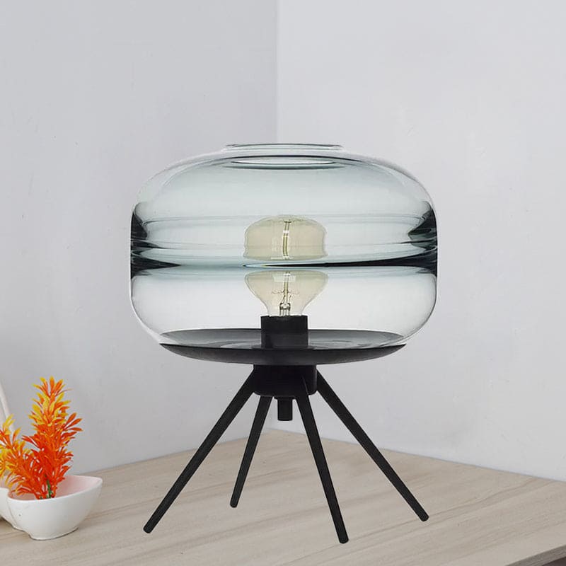 Elegante und originelle Stehlampe mit Fußgestell