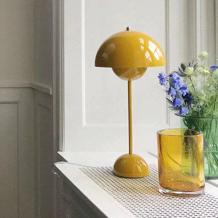 Elegante nordische Tischlampe