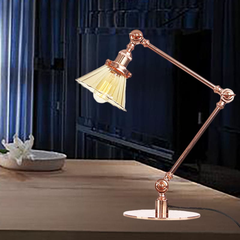 Elegante Tischlampe aus klarem konischem Glas