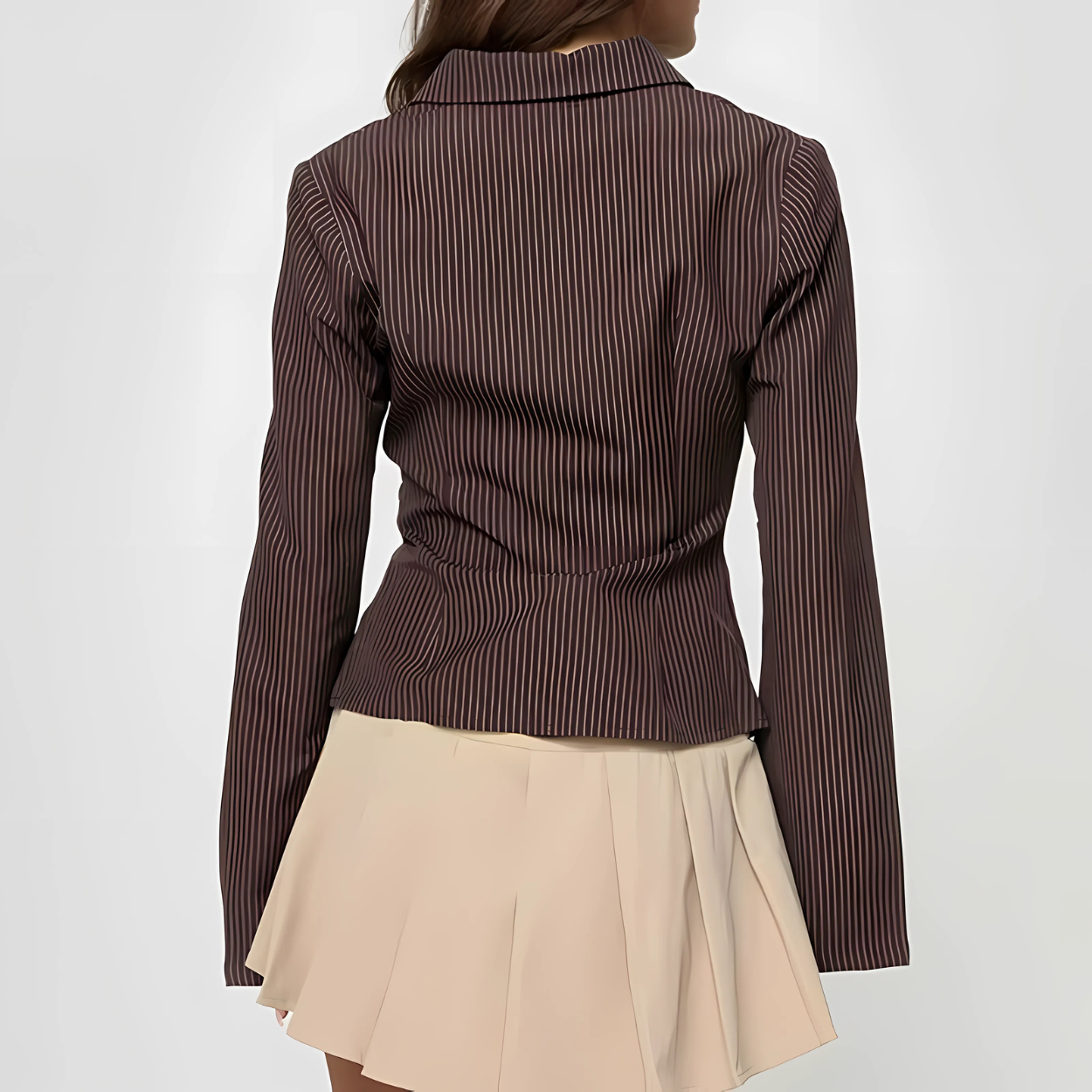 Elegante Damenbluse mit braunen Streifen