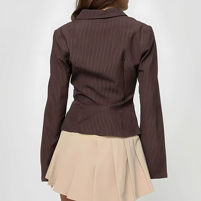 Elegante Damenbluse mit braunen Streifen