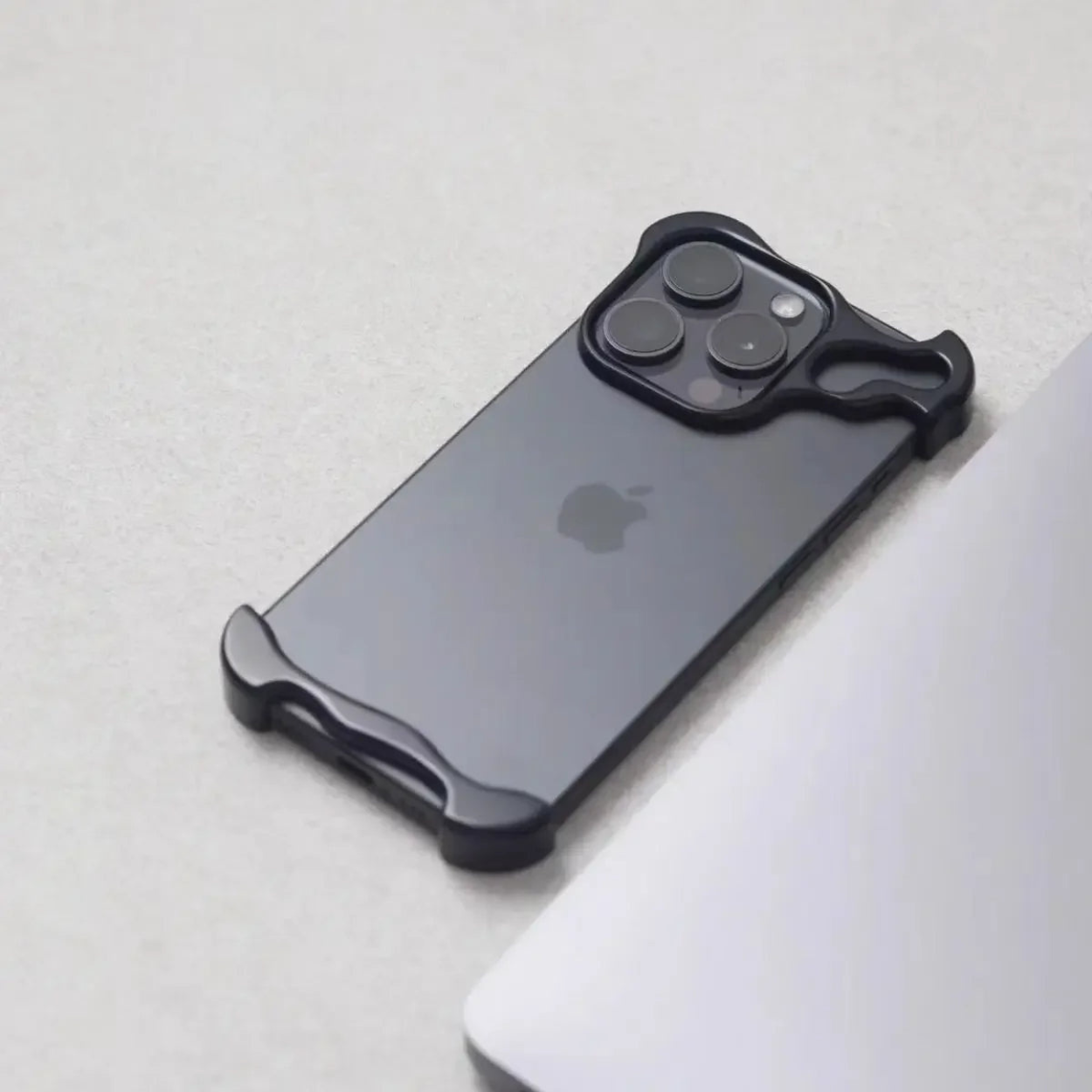 Ultraleichte und robuste iPhone-Hülle aus Aluminium