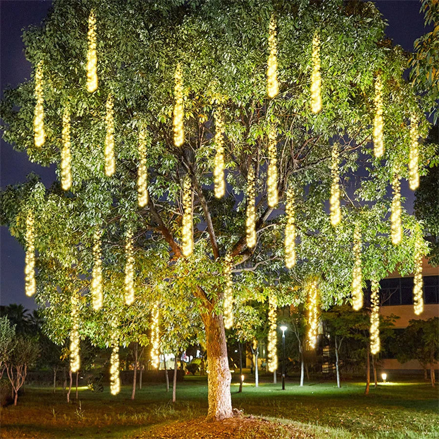 Leuchten | Bunte Weihnachtslichterketten für den Außenbereich
