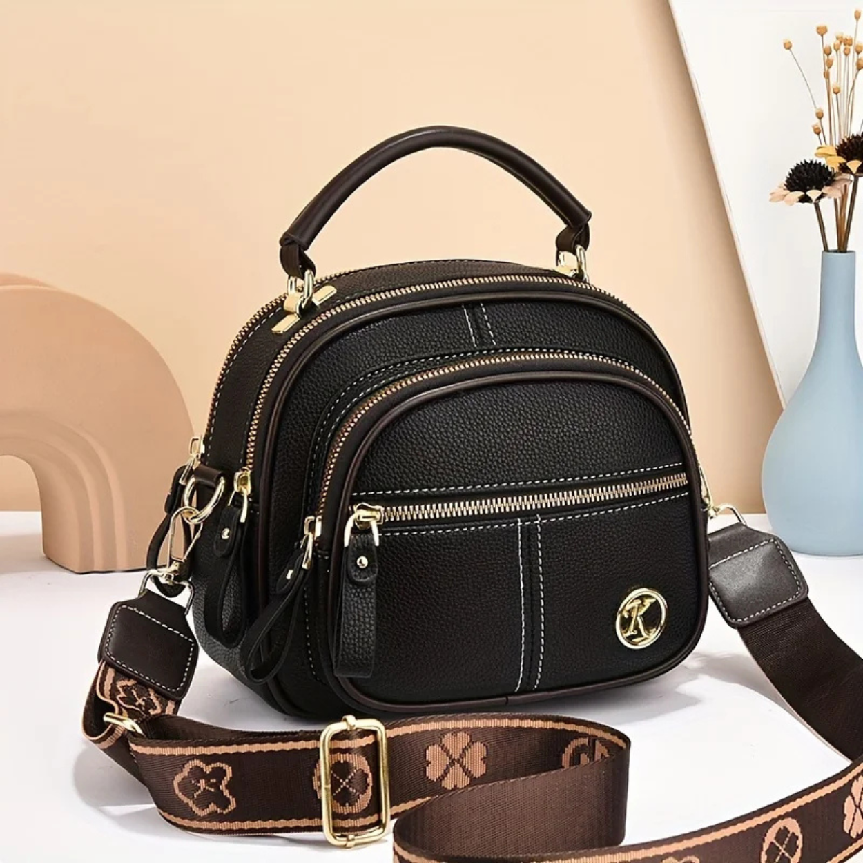 Elegante Damenhandtasche aus Leder mit Schulterriemen