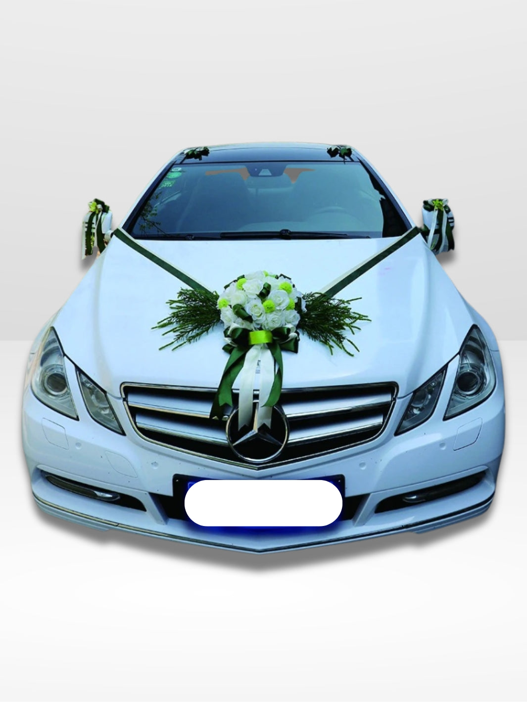 Romantische Hochzeitsgirlande für das Auto